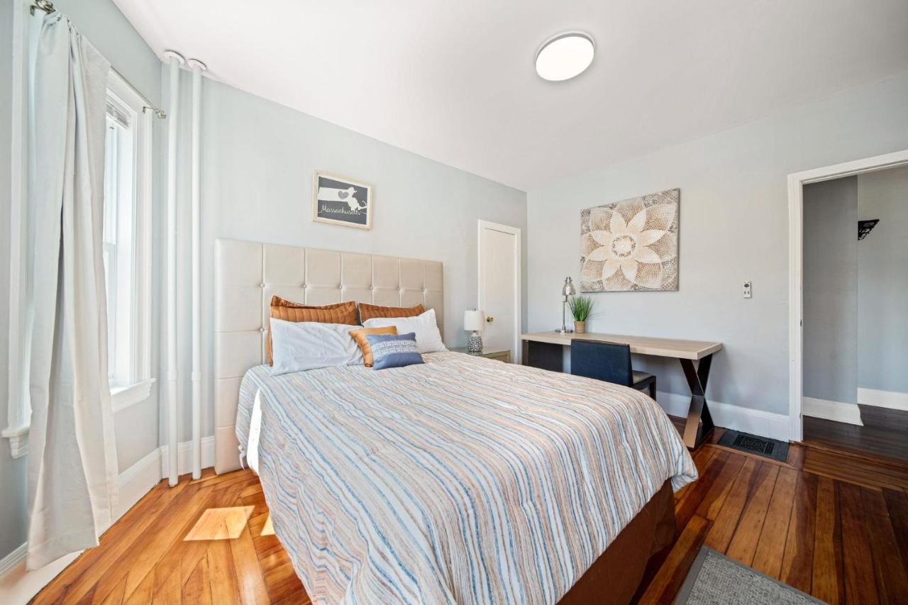 Cozy Up In 5Br Apt Near Charming Oak Square Boston Exterior photo