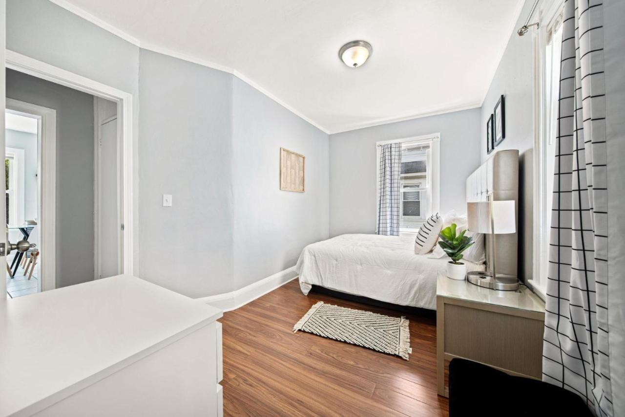 Cozy Up In 5Br Apt Near Charming Oak Square Boston Exterior photo