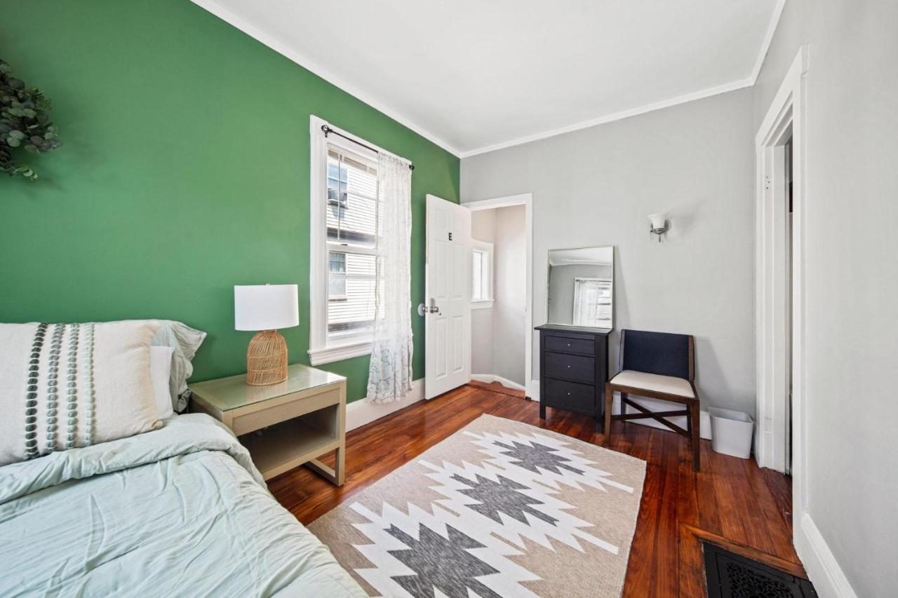 Cozy Up In 5Br Apt Near Charming Oak Square Boston Exterior photo
